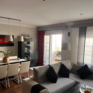 https://bonito-y-muy-centrico-apartamento-en-nerja.1costadelsol.com
